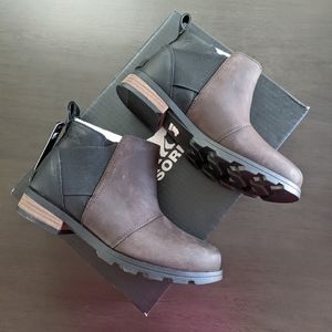 NIB Sorel Emelie Chelsea boots blackened brown size 6